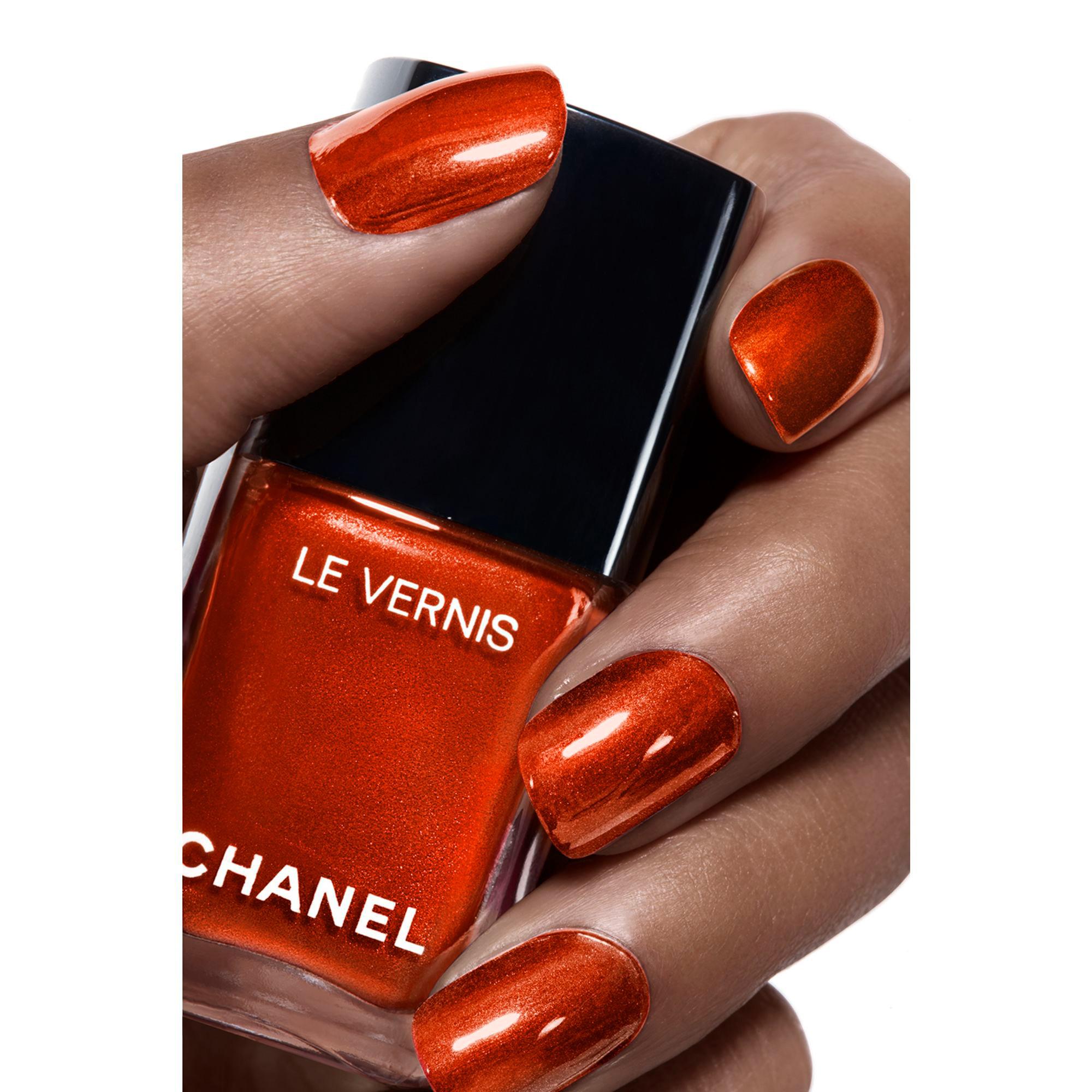 CHANEL LE VERNIS LUNGA TENUTA 
