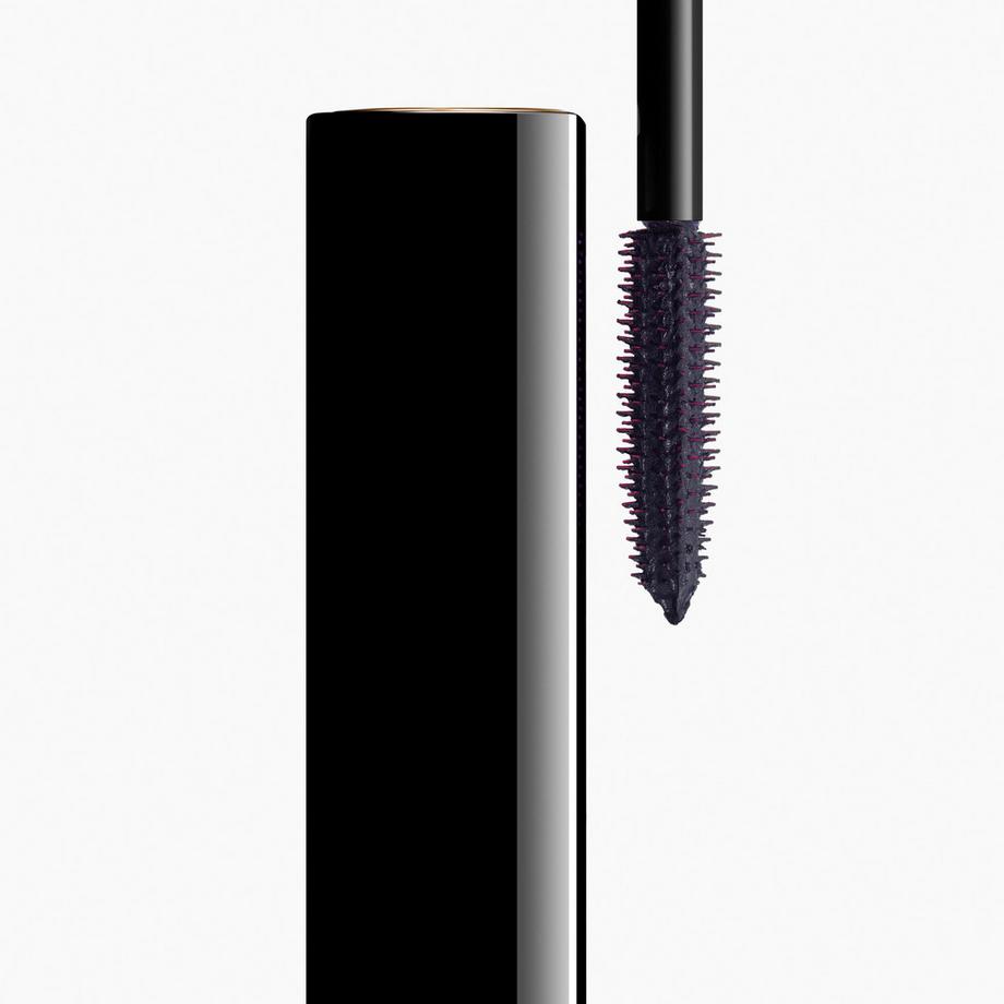 CHANEL NOIR ALLURE DIE ALL-IN-ONE-MASCARA: VOLUMEN, LÄNGE, SCHWUNG UND DEFINITION 
