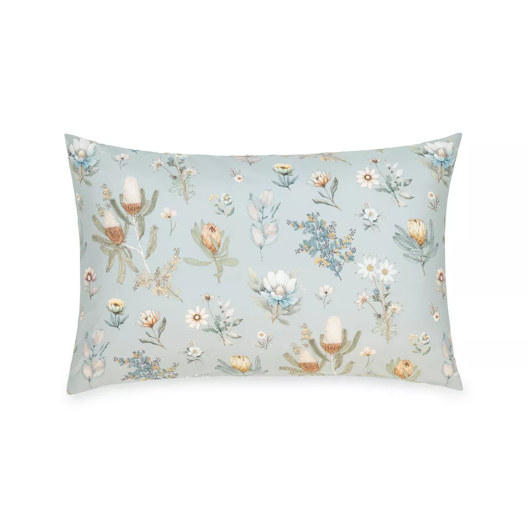 Fazzini - Kissenbezug, Villa Taranto Kissenbezug mit Blumenmuster, 65 x 100 cm, Himmelblau