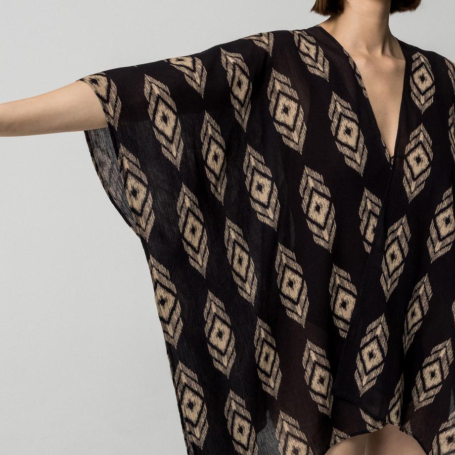 Manor Woman  Poncho 