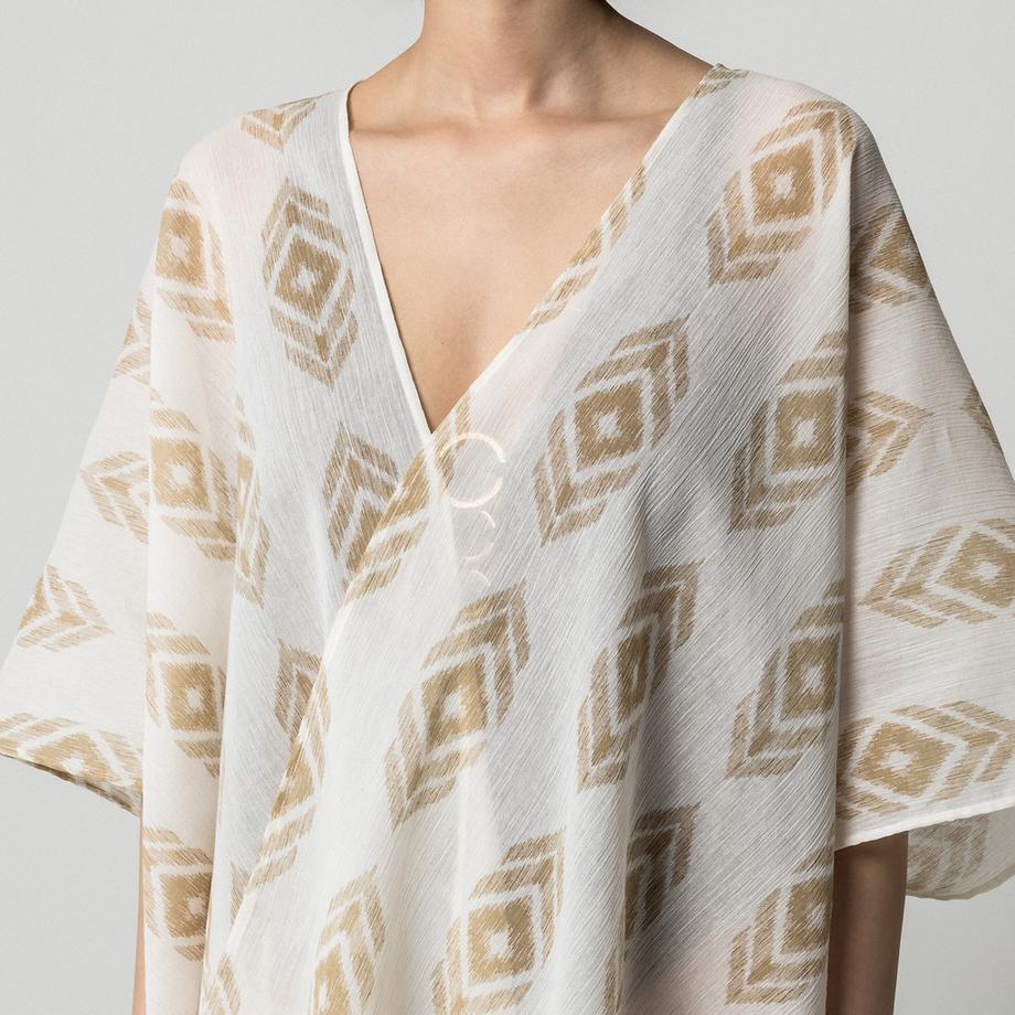 Manor Woman  Poncho 