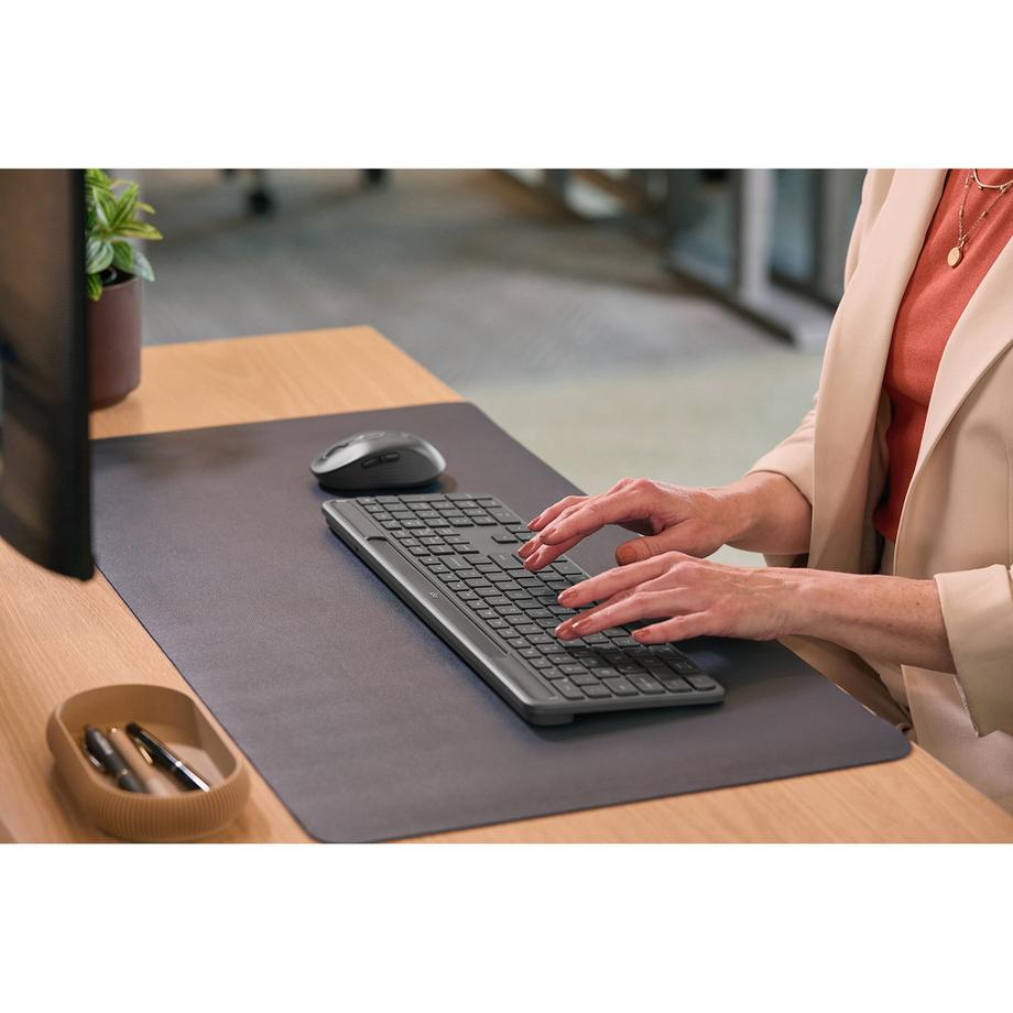 Logitech Slim Solar+, K980, CH Clavier sans fil 