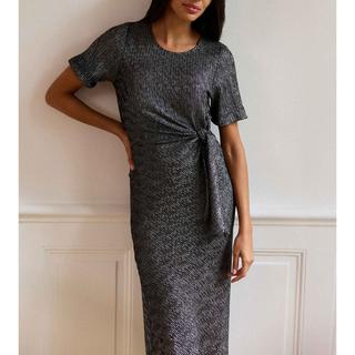 La Petite Etoile Schimmerndes Kurzarm Midi Kleid  