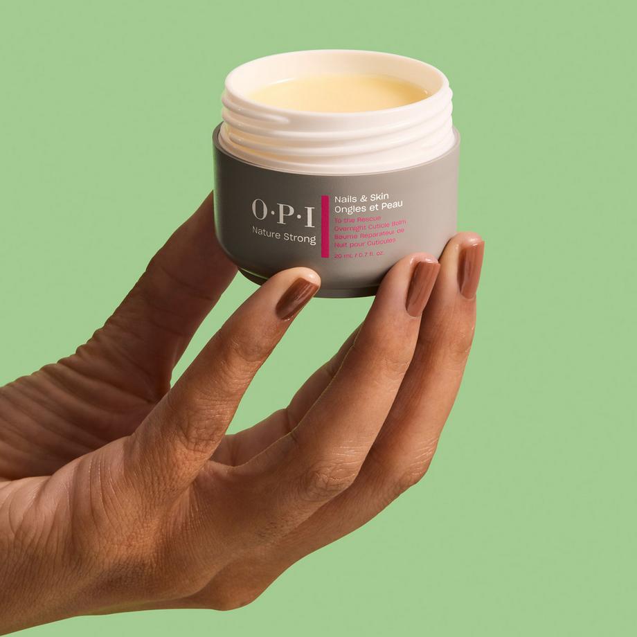 OPI  Nature Strong Nails & Skin To the Rescue Overnight Cuticle Balm - Nourrit intensément la peau pendant la nuit - 20 mlNature Strong Nails & Skin To the Rescue Overnight Cuticle Balm - Nourrit intensément la peau pendant la nuit 