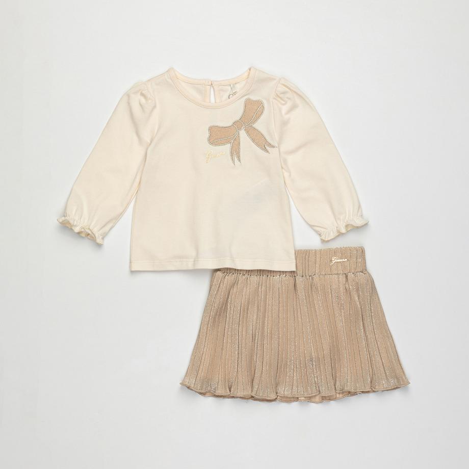 Ensemble: T-Shirt et jupe