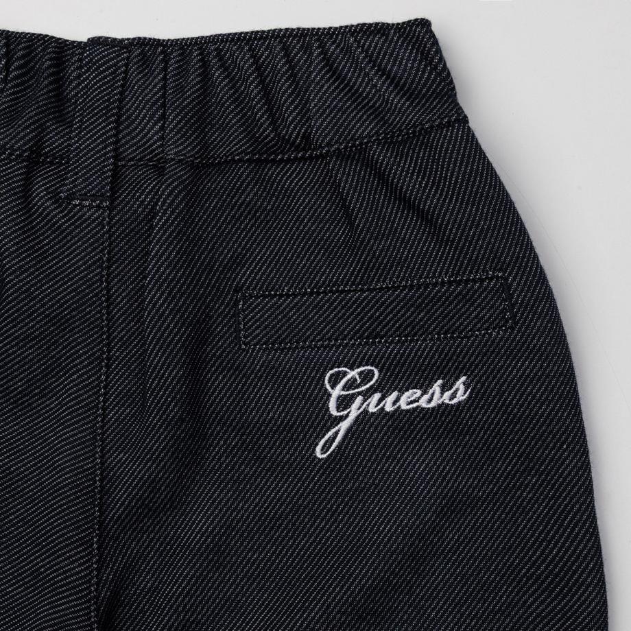 GUESS Haut et Short Set  