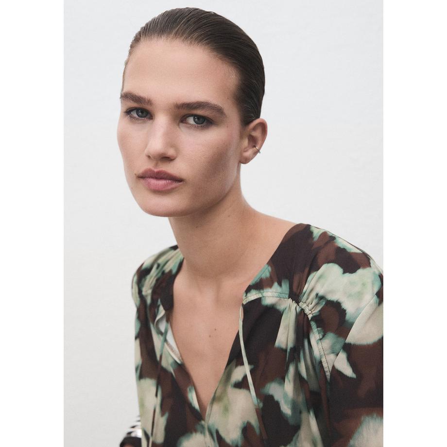 MANGO Patrik Bluse mit Blumenmuster  