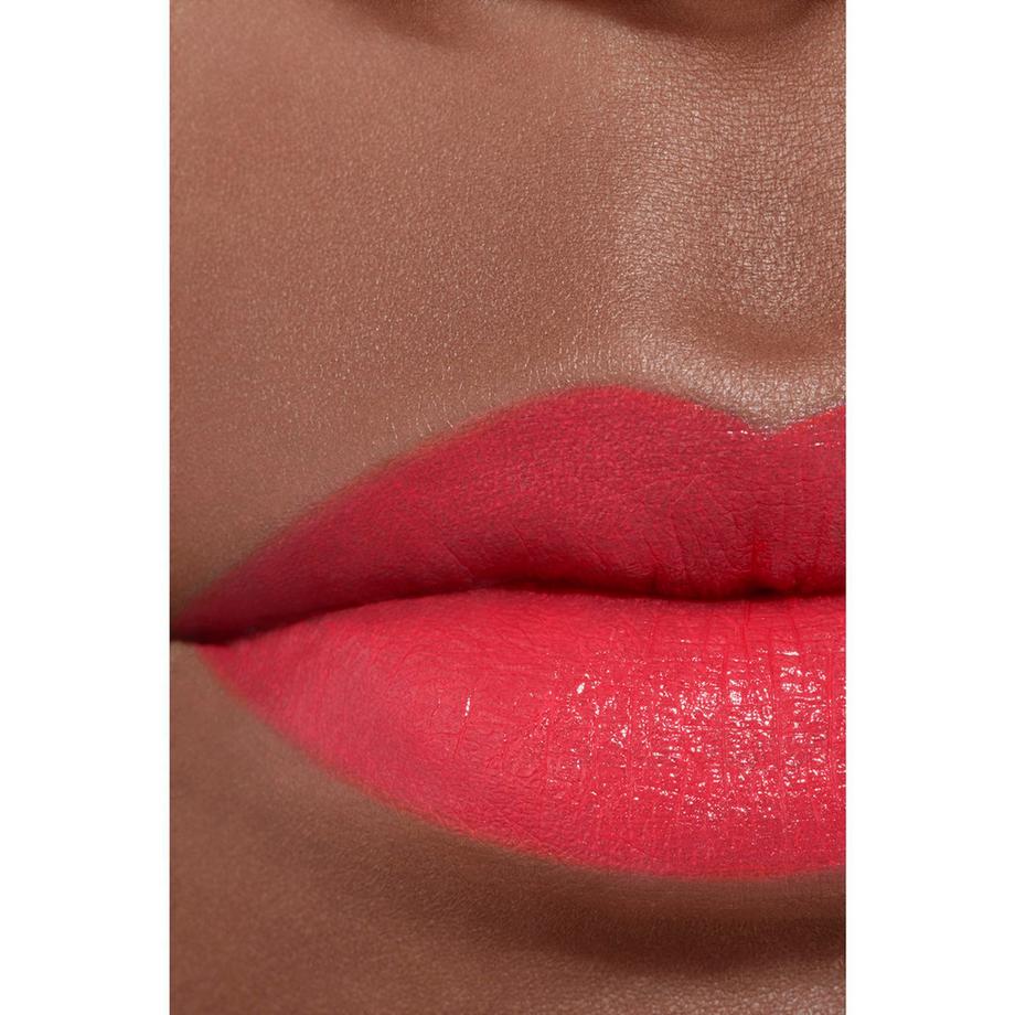 CHANEL ROUGE ALLURE L’EXTRAIT FARBINTENSIVER LIPPENSTIFT KONZENTRIERTE LEUCHTKRAFT UND PFLEGE. NACHFÜLLBAR 