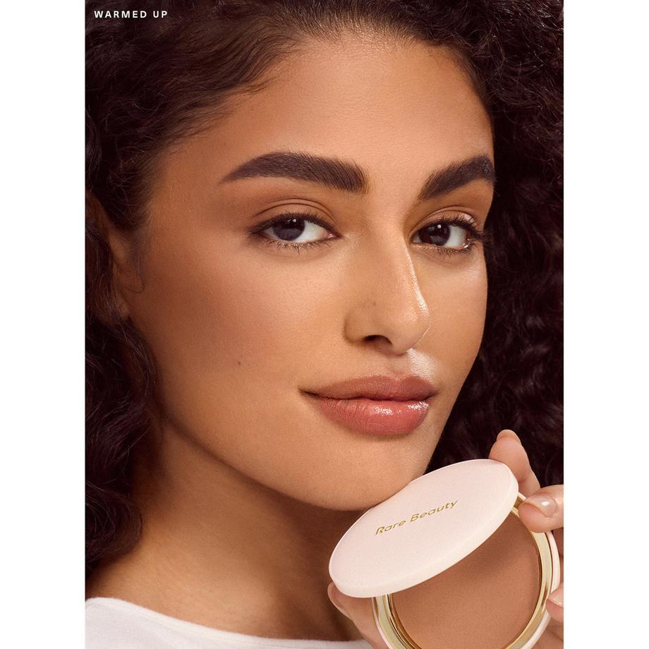 RARE BEAUTY  Warm Wishes Soft Matte Powder Bronzer - Poudre bronzante mate douce 