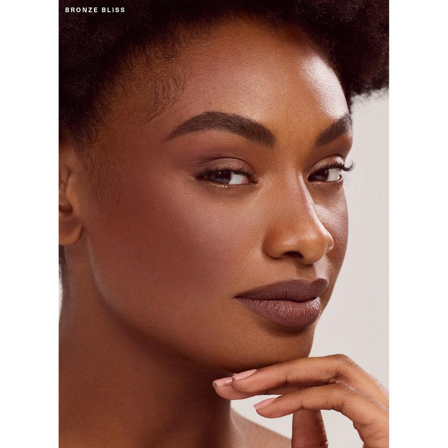 RARE BEAUTY  Warm Wishes Soft Matte Powder Bronzer - Poudre bronzante mate douce 