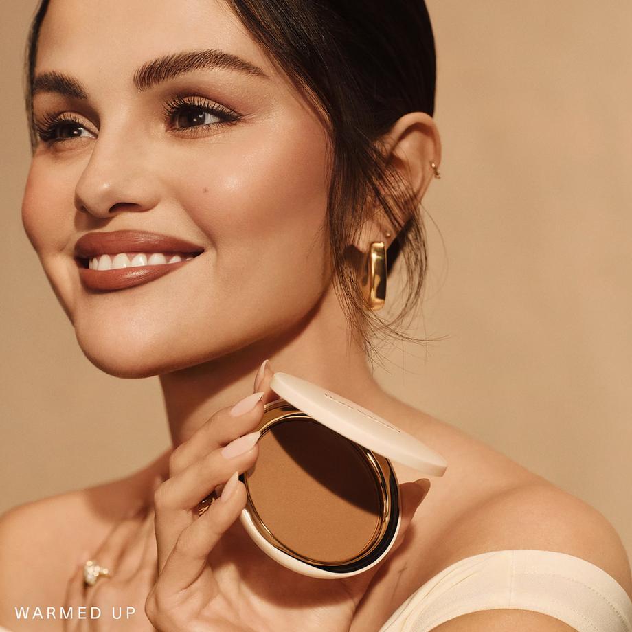 RARE BEAUTY  Warm Wishes Soft Matte Powder Bronzer - Poudre bronzante mate douce 