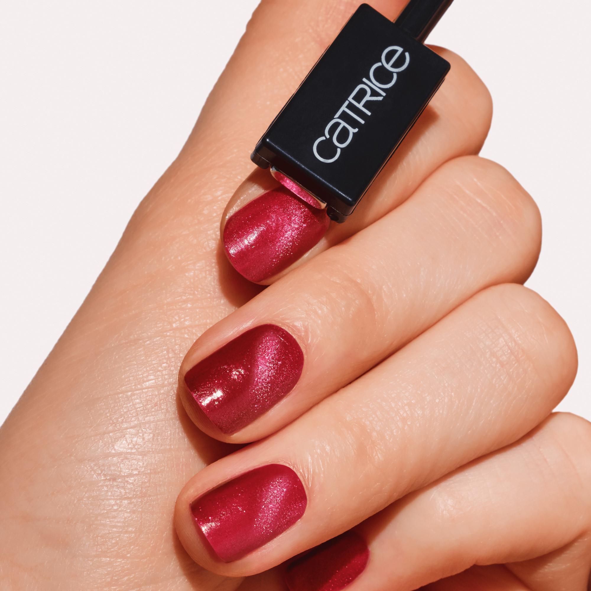 CATRICE  Bold Magnetic Nail Polish 