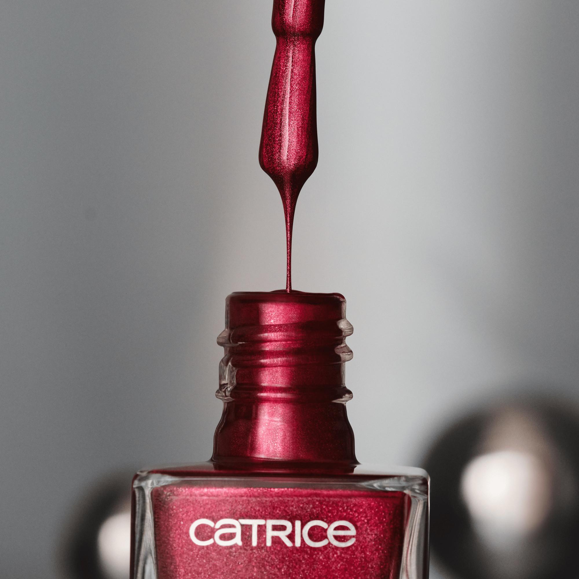CATRICE  Bold Magnetic Nail Polish 