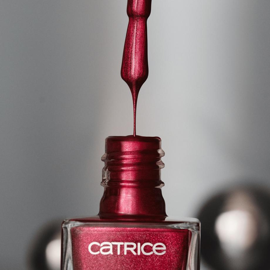CATRICE  Bold Magnetic Nail Polish 