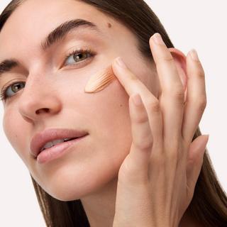 CATRICE  Bronze Glow Grip Primer 