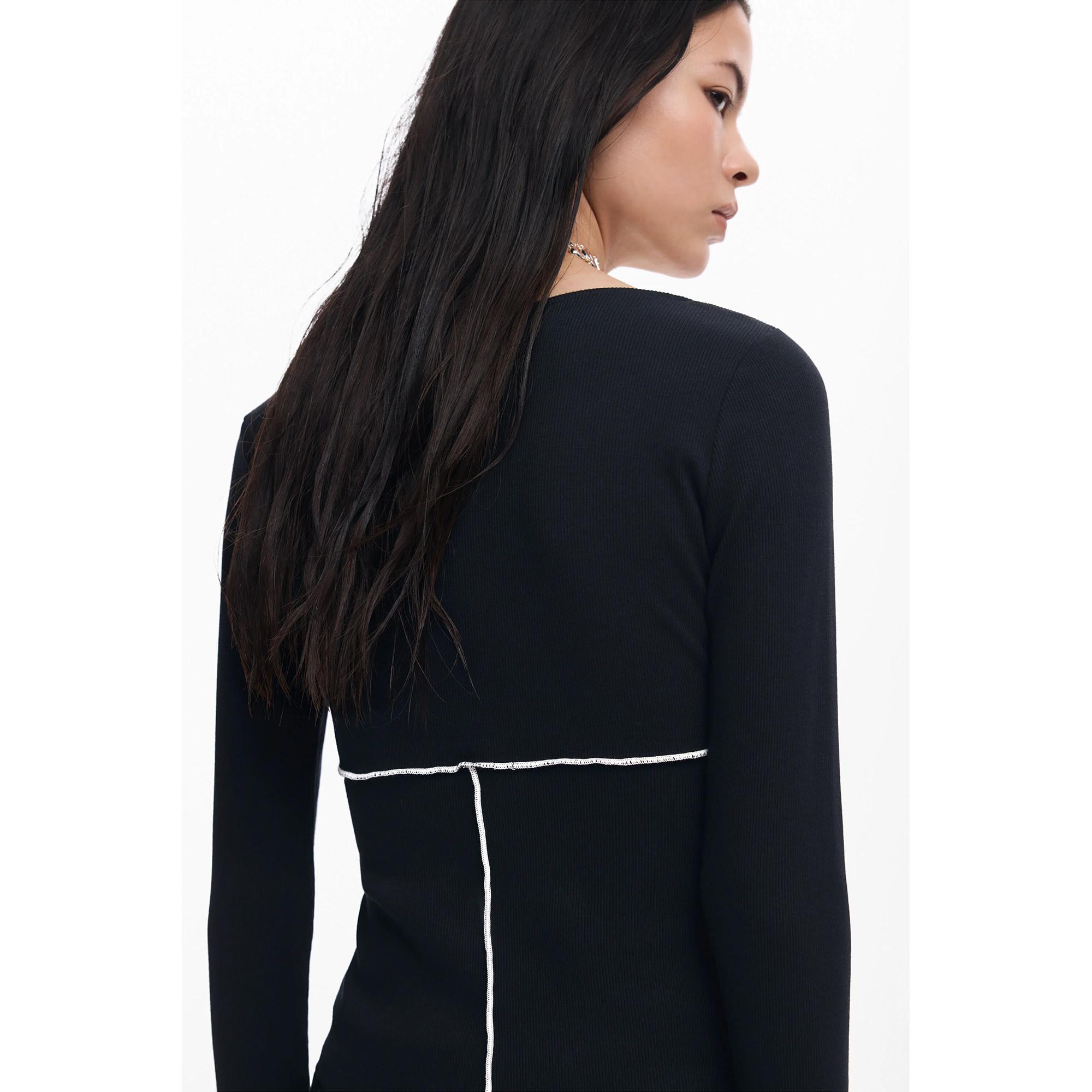 Desigual T-shirt à manches longues col carré avec surpiqûres contrastées  