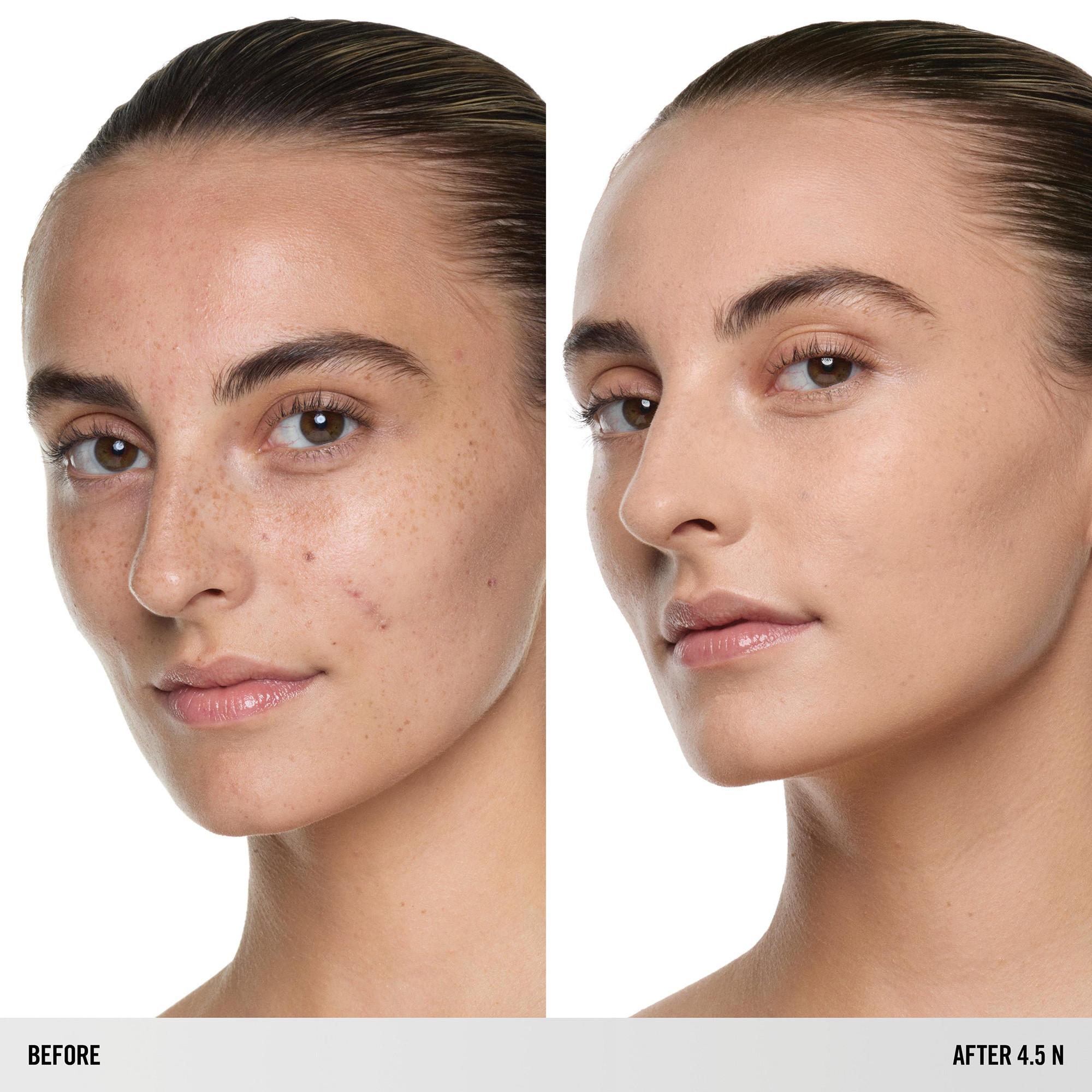 MAKEUP BY MARIO  SurrealSkin™ Natural Finish Foundation - Fondotinta naturale liquido 