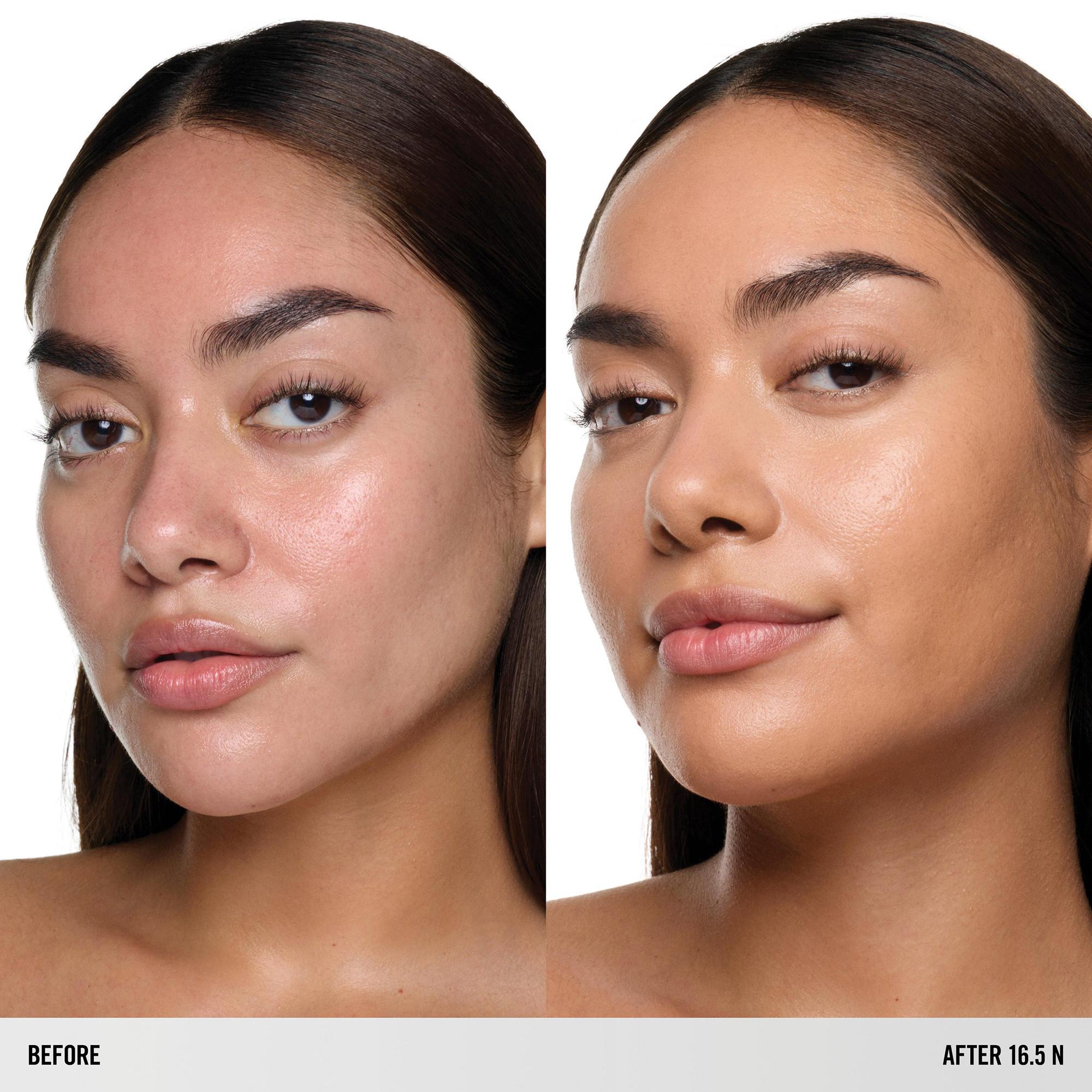 MAKEUP BY MARIO  SurrealSkin™ Natural Finish Foundation - Fond de teint naturel liquide 