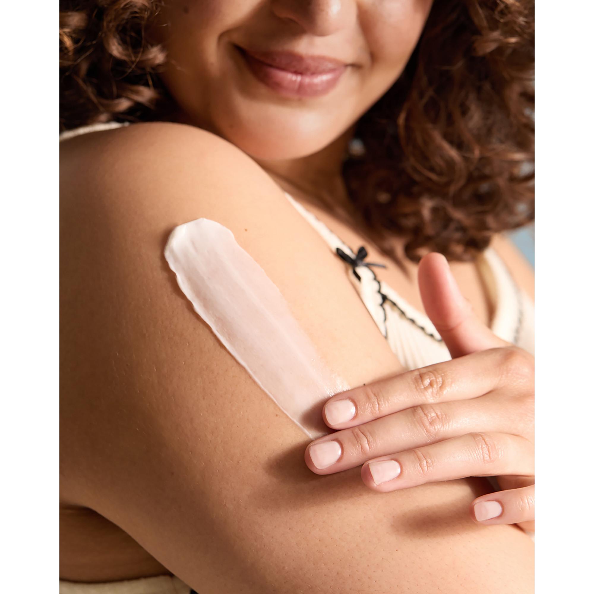 NIVEA  Repair & Care Sensitive Body Lotion 