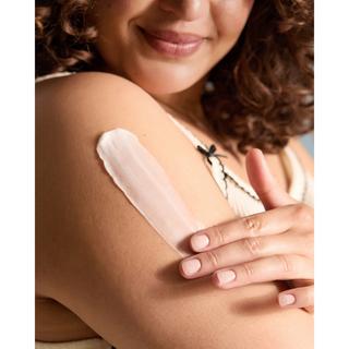 NIVEA  Repair & Care Sensitive Body Lotion 