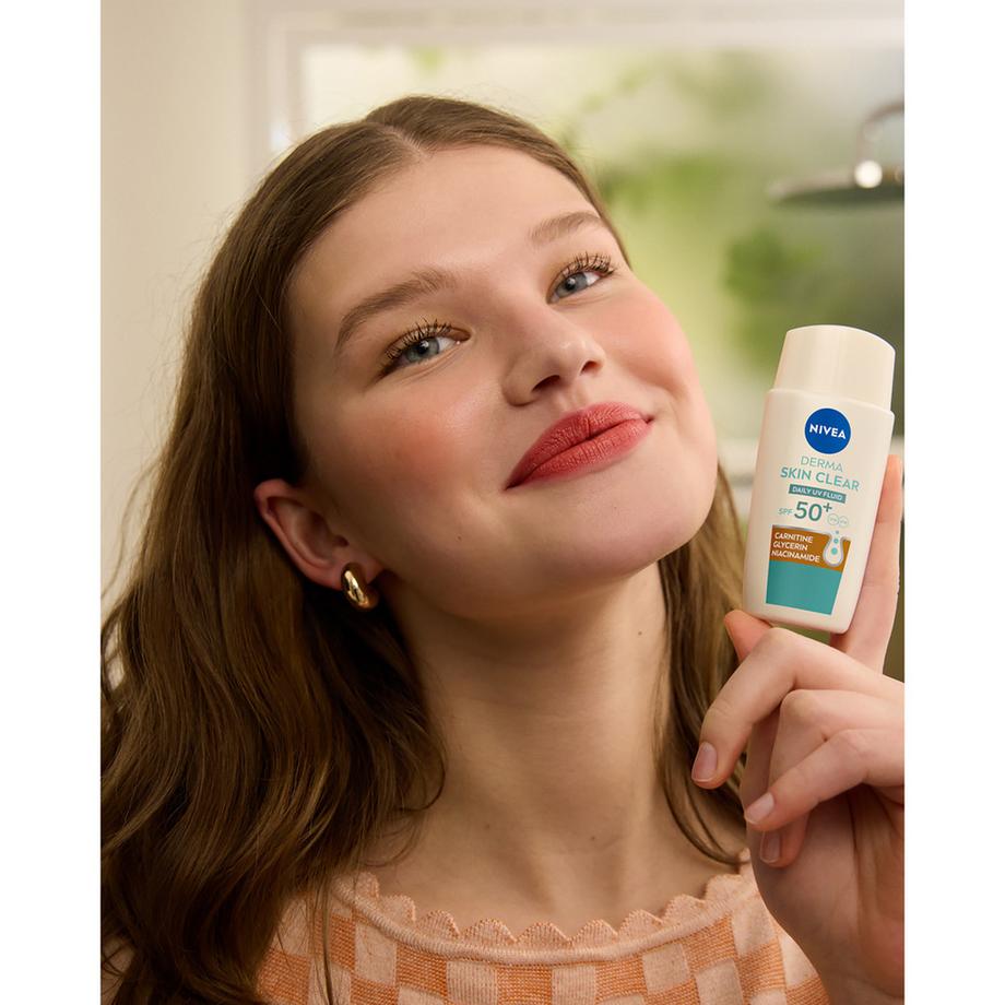 NIVEA  Fluide UV Daily Derma Skin Clear FPS 50+ 
