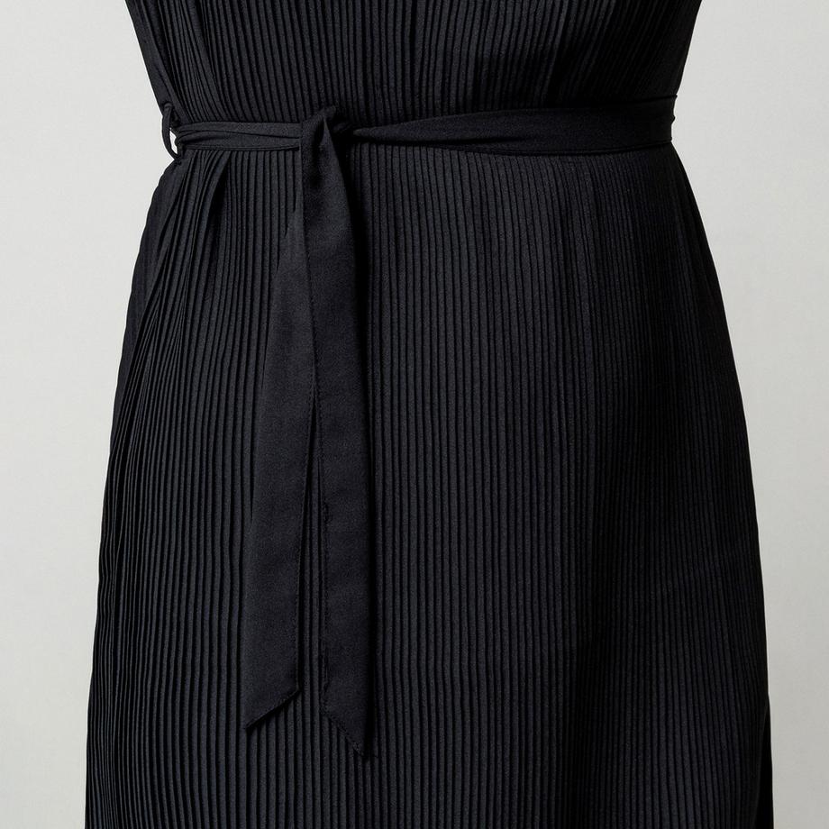 Manor Woman Plissiertes Kurzarmkleid mit Gürtel  