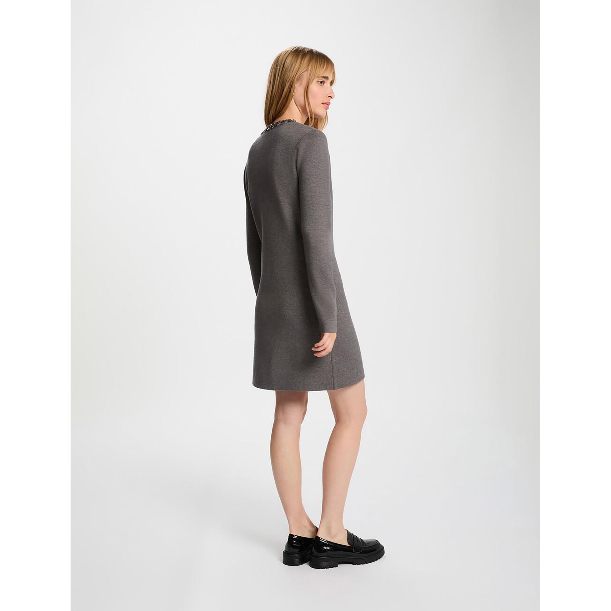 MORGAN Langarm Mini Strickkleid mit verziertem Ausschnitt  