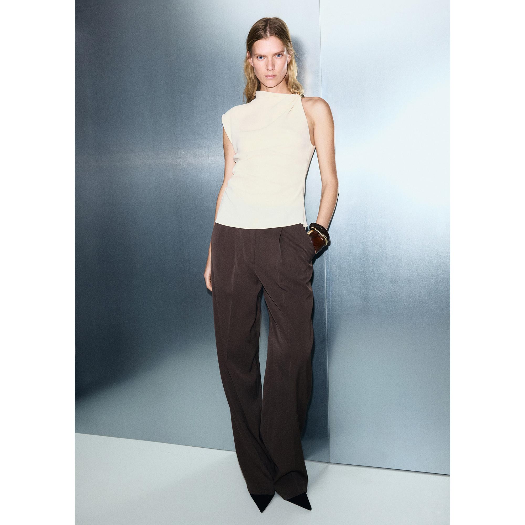 MANGO Joia Camicetta asimmetrica senza maniche con dettaglio metallico  