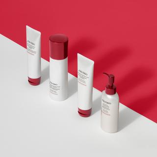 SHISEIDO  Complete Cleansing Microfoam Cleanse + Remove 