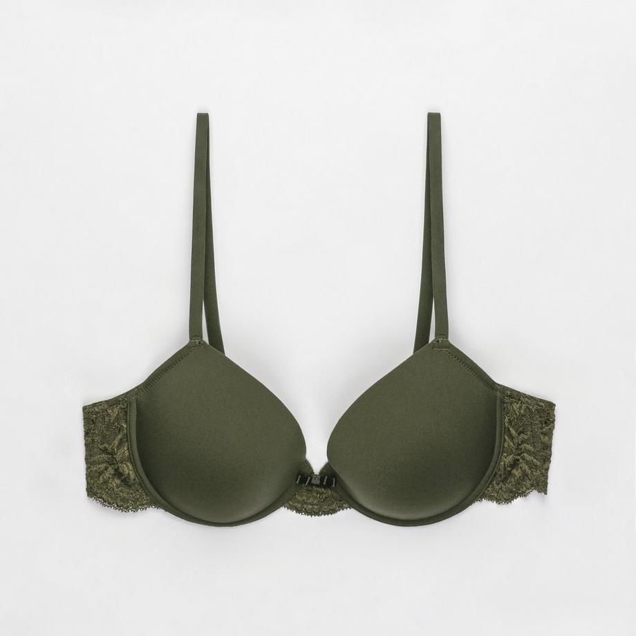 Soutien-gorge avec armatures, rembourré