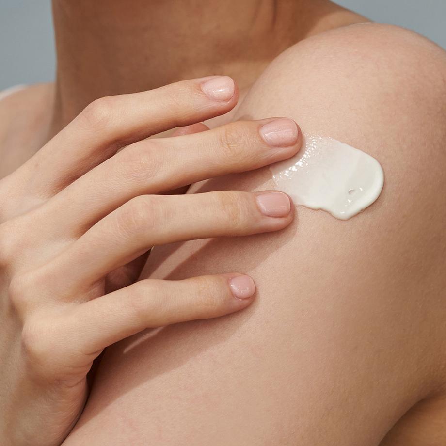 HARUHARU  Black Rice Moisture Airyfit Daily Sunscreen LSF 50+ 