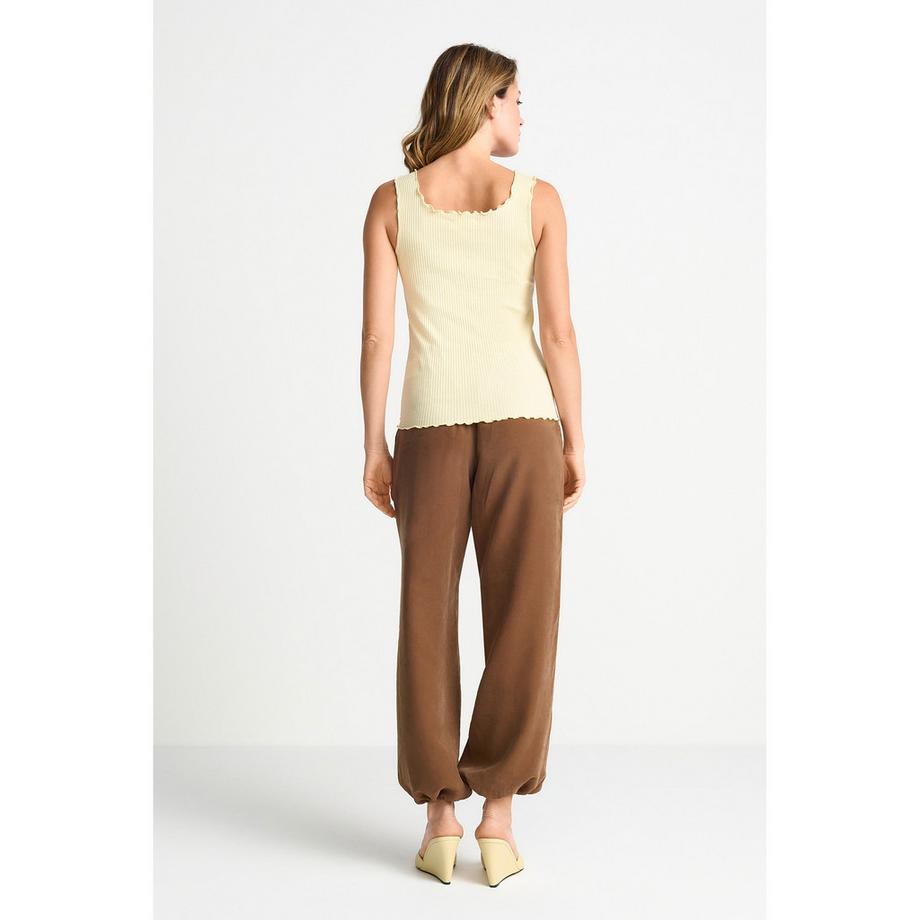 Rich & Royal Top a costine con scollo smerlato  