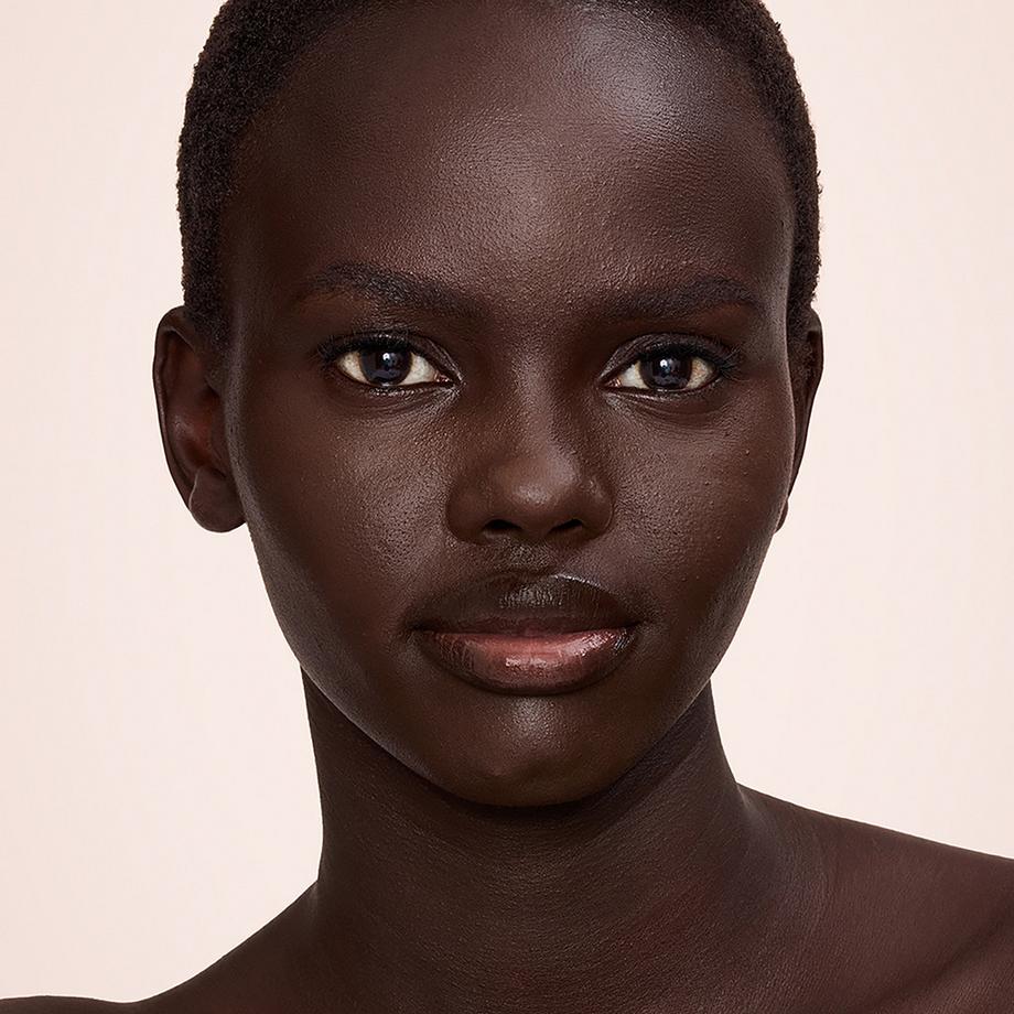 CHARLOTTE TILBURY  Airbrush Flawless Blur Concealer – Correcteur hydratant longue durée 