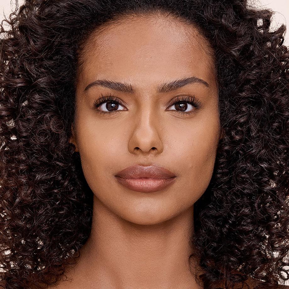 CHARLOTTE TILBURY  Airbrush Flawless Blur Concealer – Correcteur hydratant longue durée 