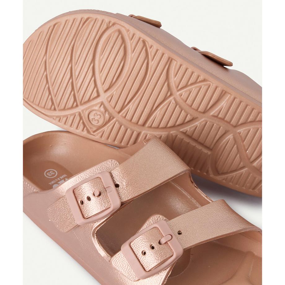 Tape à l'oeil  Tongs 