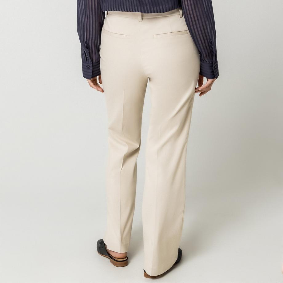 Manor Woman Straight Leg Hose  