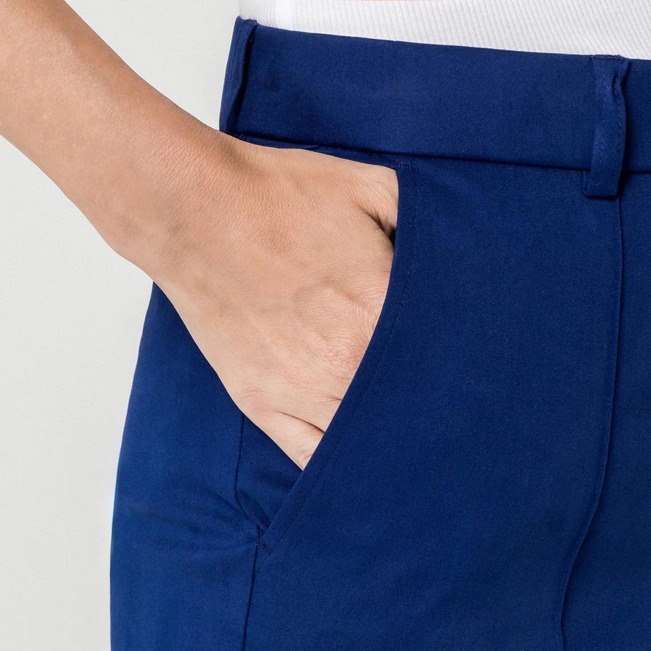 Manor Woman Straight Leg Hose  