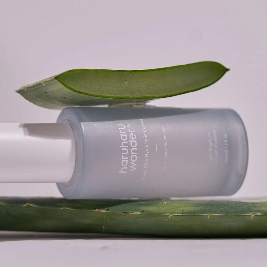 HARUHARU  Black Rice Hyaluronic Essence 