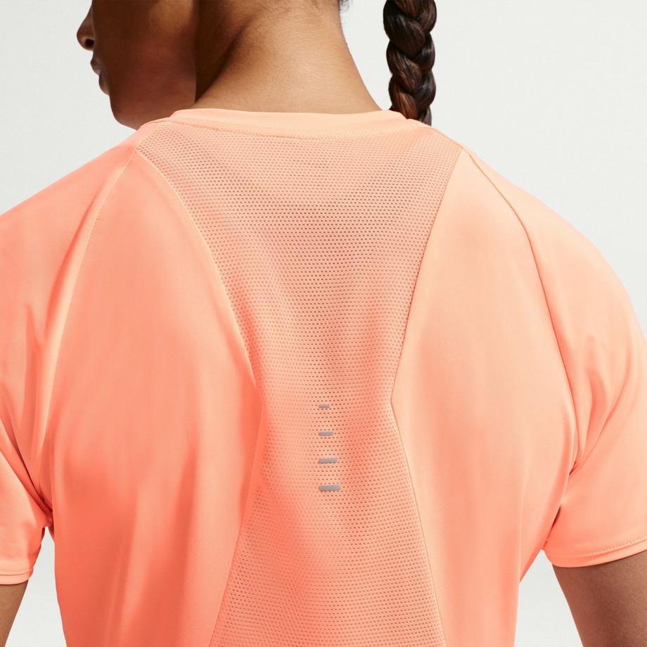 NIKE Swift T-shirt 