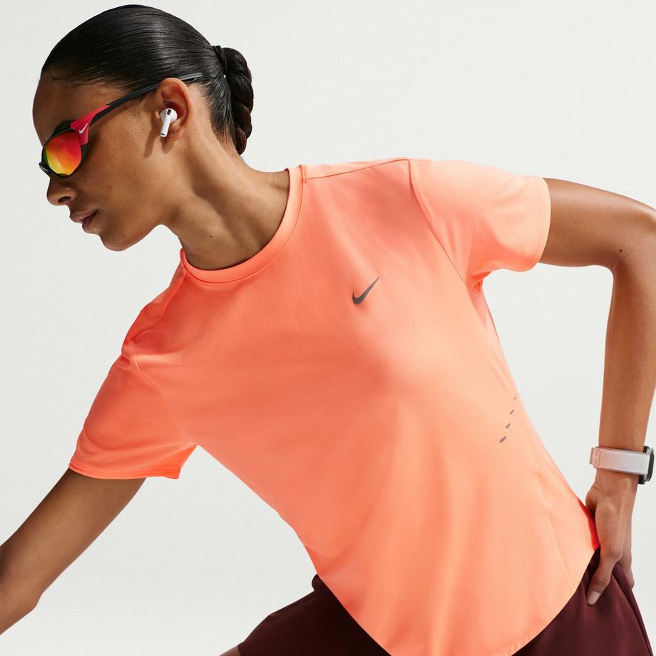 NIKE Swift T-shirt 