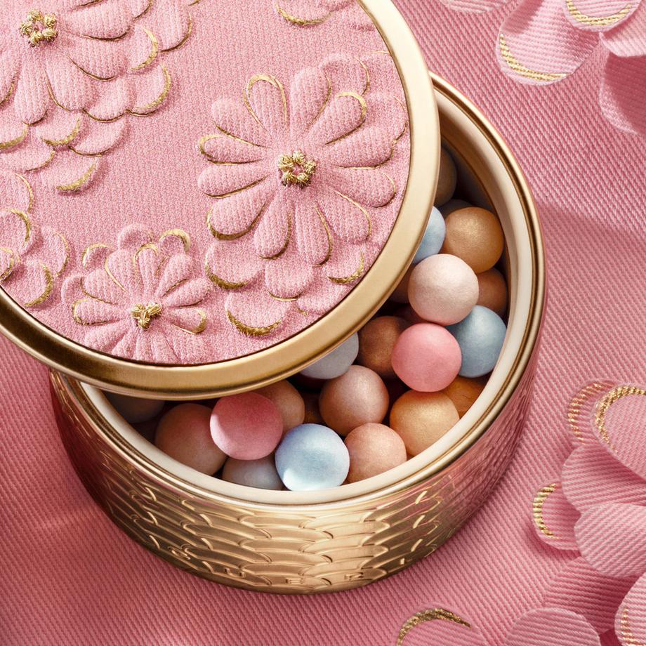 Guerlain  Météorites Blooming Glow Perles de poudre révélatrices de lumière - Édition Limitée 