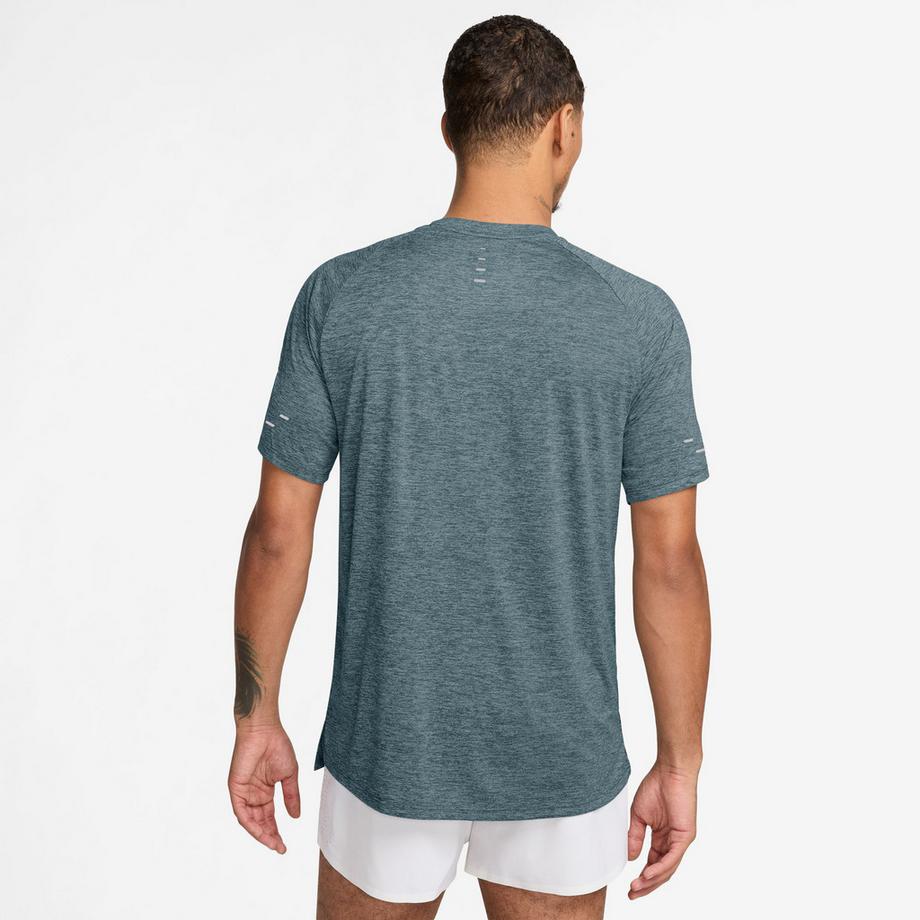NIKE NIKE CLUB T-Shirt, Rundhals, kurzarm 