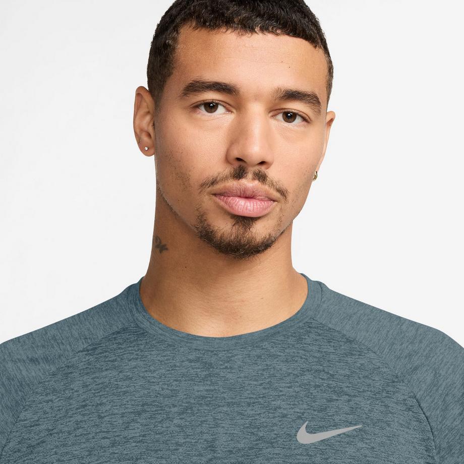 NIKE NIKE CLUB T-Shirt, Rundhals, kurzarm 