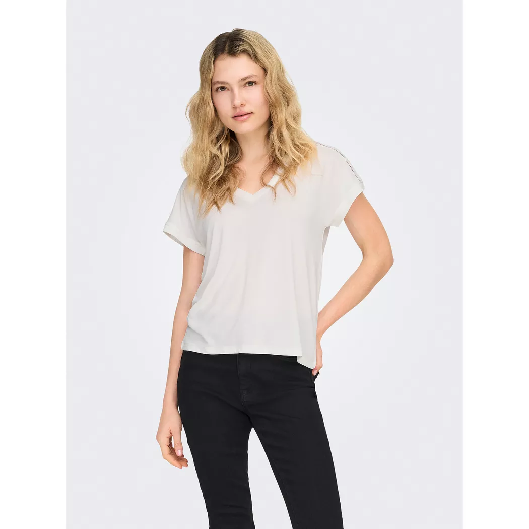 V-Shirt ONLY "ONLFREE LIFE S/S V-NECK LACE TOP JRS", Damen, Gr. M, cloud dancer detail:skye lace, Jersey, Obermaterial: 70% Modal, 30% Polyester, unifarben, loose fit normal, V-Ausschnitt, Shirts, Materialmix, loose fit, V-Ausschnitt