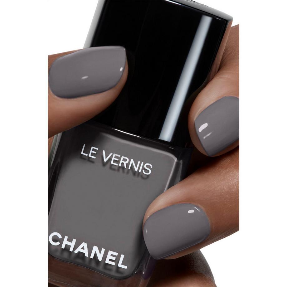 CHANEL LE VERNIS FARBE UND GLANZ MIT LANGEM HALT 