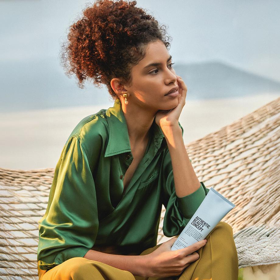 Authentic Beauty  Hydrate Curl Enhancer - Soin hydratant définition des boucles sans effet carton 