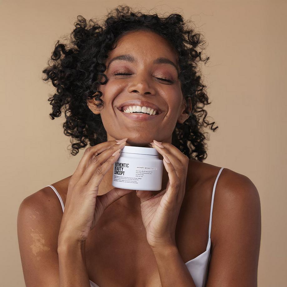 Authentic Beauty  Intense Treatment - Masque hydratant pour cheveux nourris et faciles à coiffer 