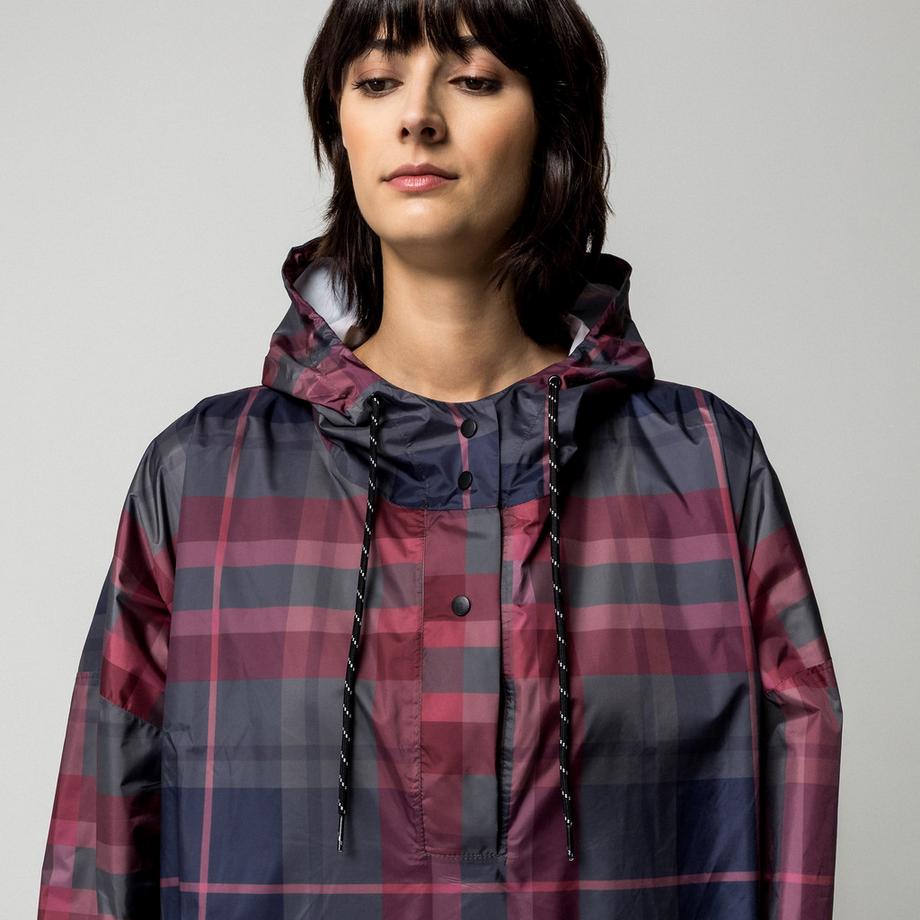 Manor Woman Poncho  