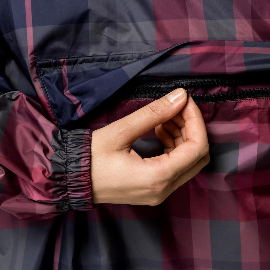 Manor Woman Poncho  