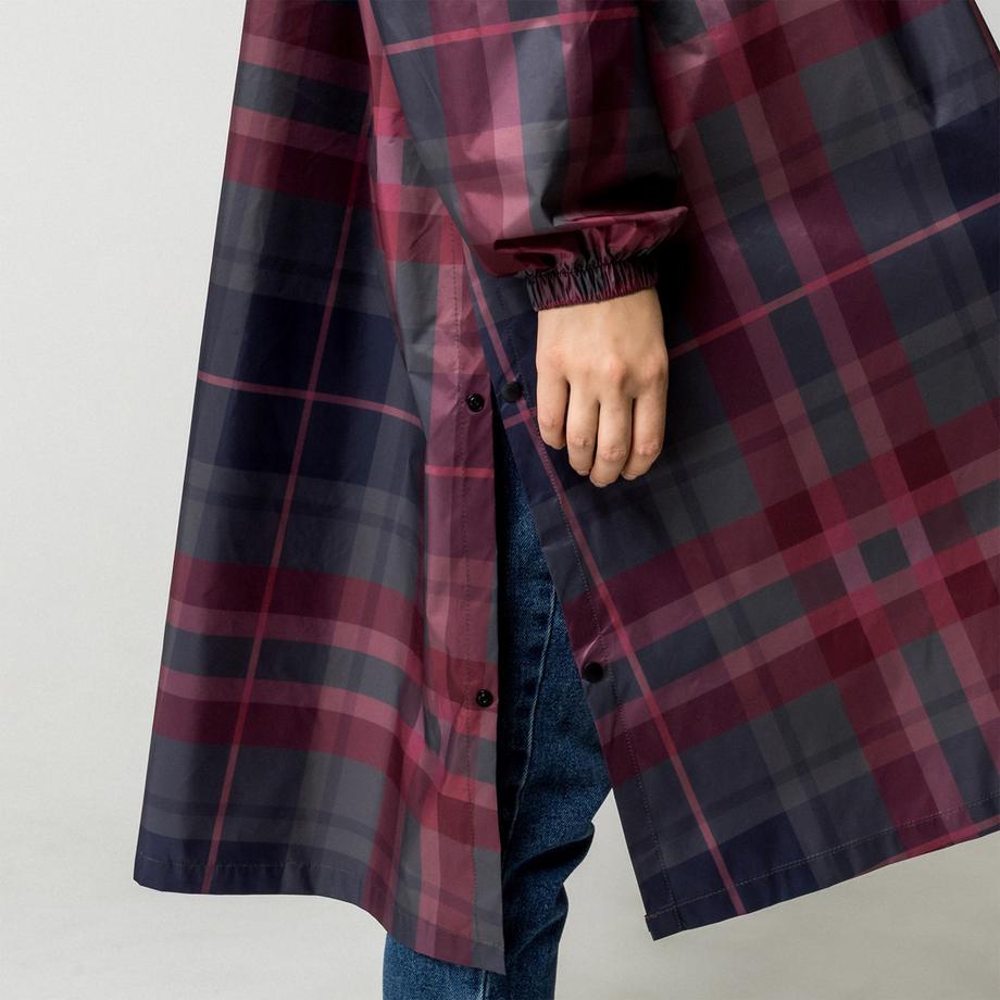 Manor Woman Poncho  